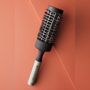 RAINCRY Magnesium Volumizing Large Barrel Brush